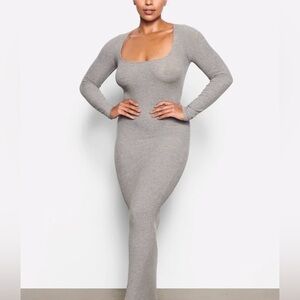 SKIMS- SOFT LOUNGE LONG SLEEVE DRESS
